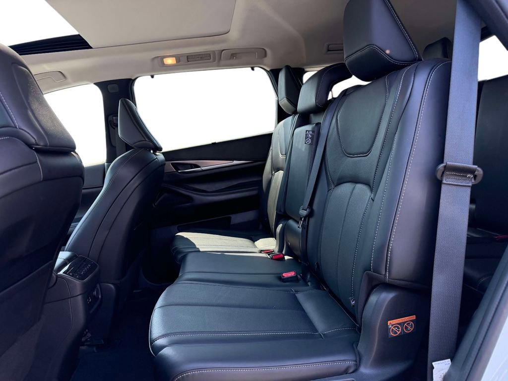 Used 2024 INFINITI QX60 Luxe w/ Cargo Package AWD/4WD image 16