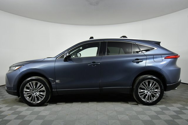 Used 2023 Toyota Venza XLE image 16