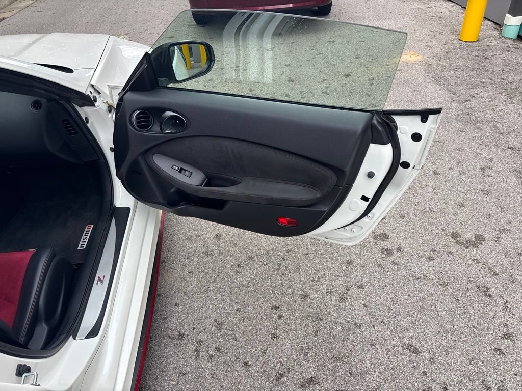 Used 2019 Nissan 370Z NISMO RWD image 34