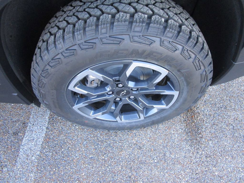 New 2026 Chevrolet Equinox ACTIV w/ Convenience Package III image 9