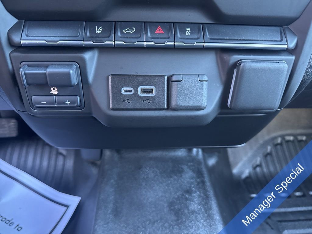 Used 2025 Chevrolet Silverado 3500 W/T image 30