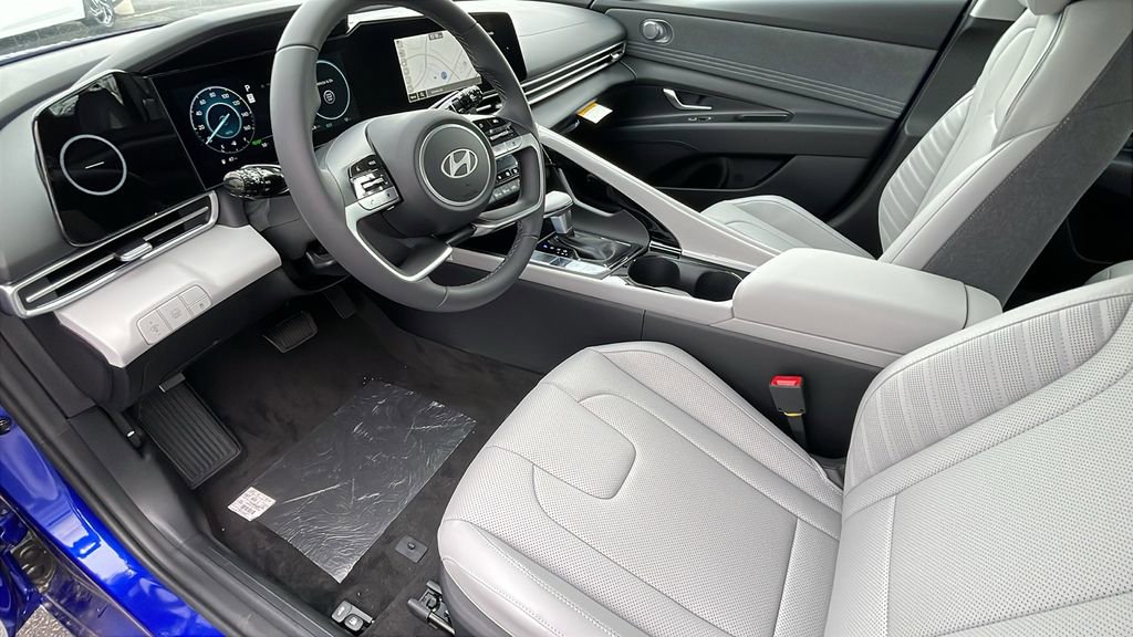 New 2025 Hyundai Elantra Limited image 15