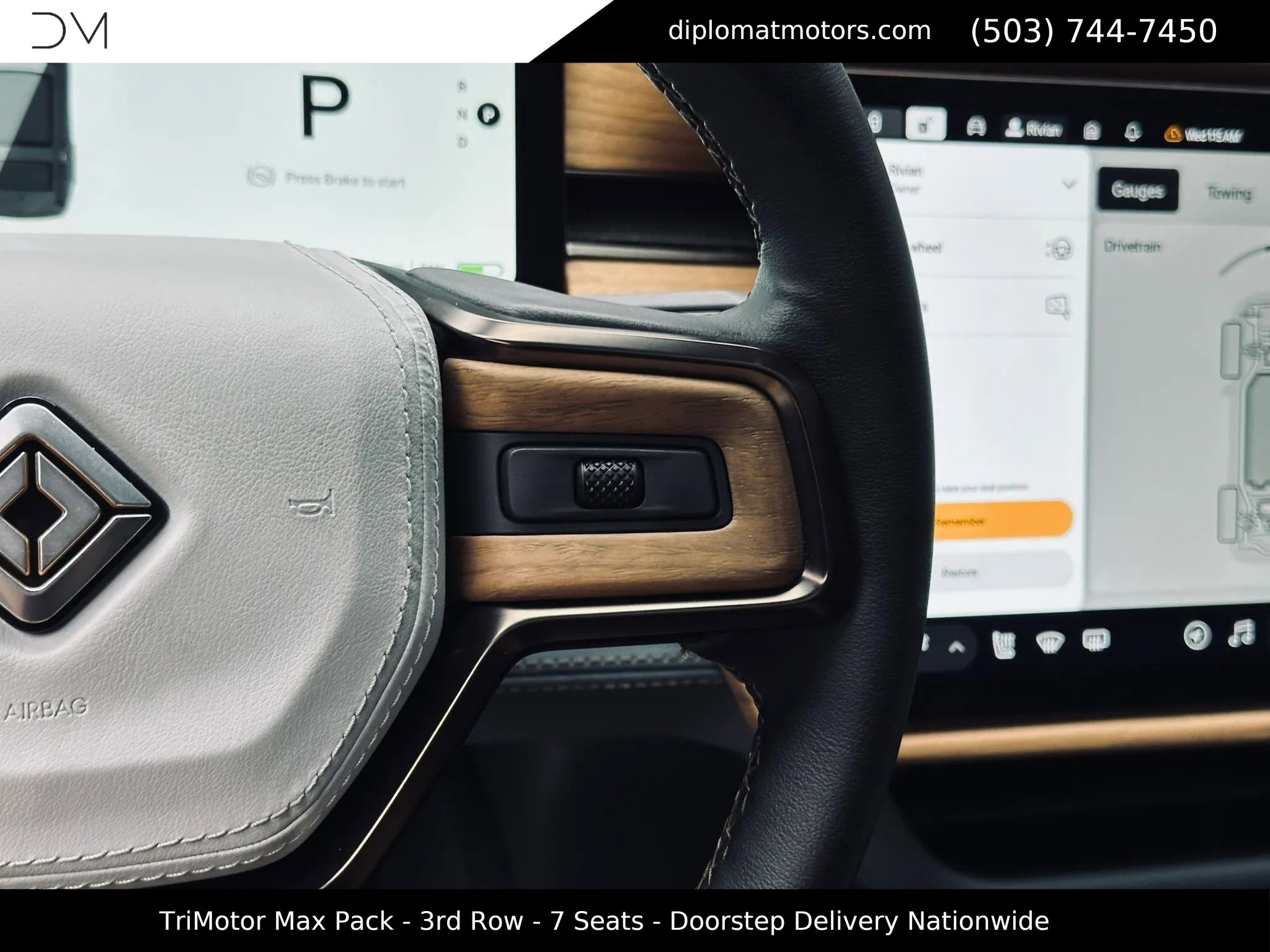 Used 2025 Rivian R1S Premium image 35