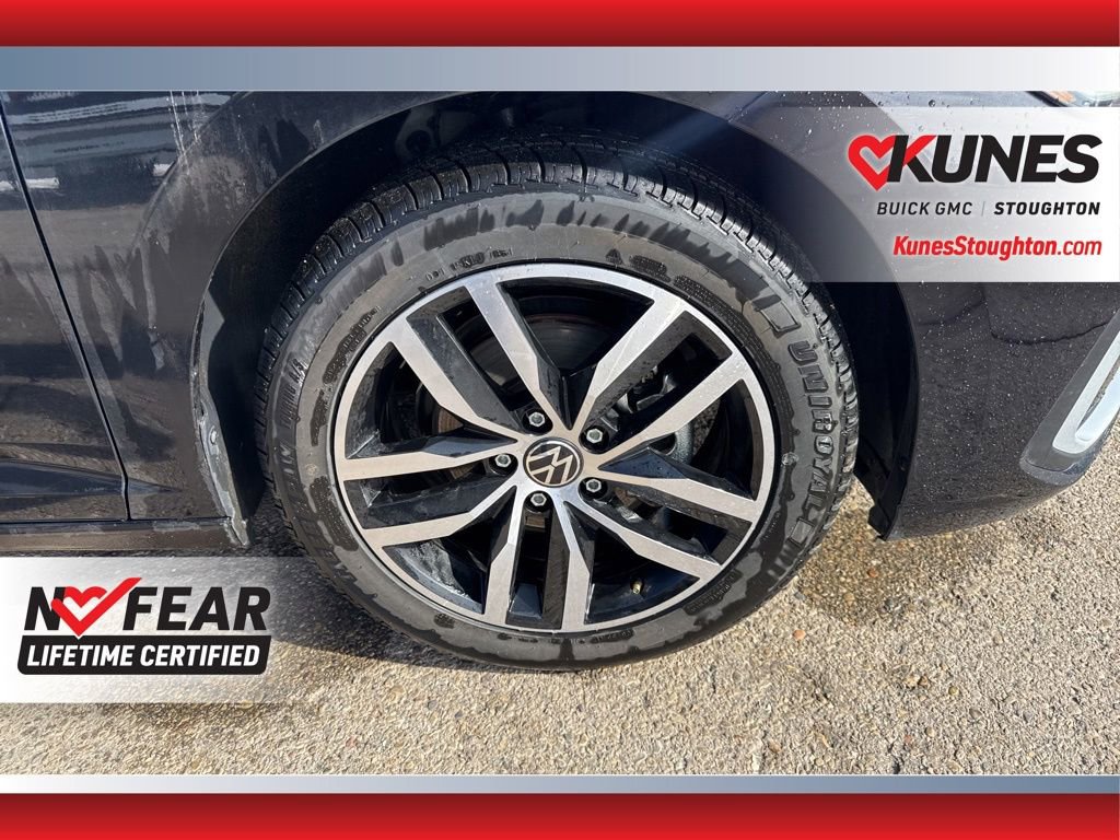 Used 2025 Volkswagen Jetta SE image 13