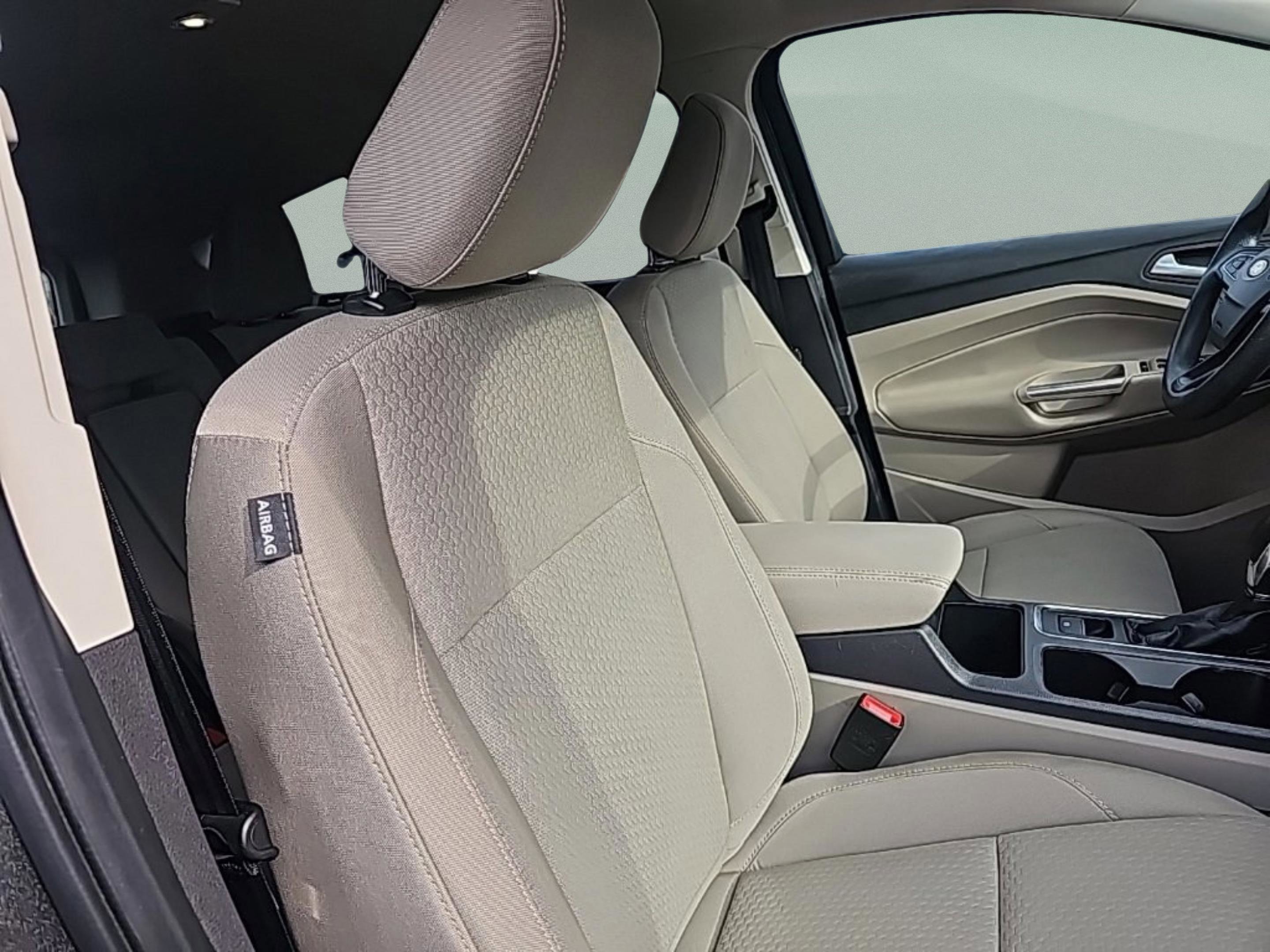 Used 2019 Ford Escape SE image 25