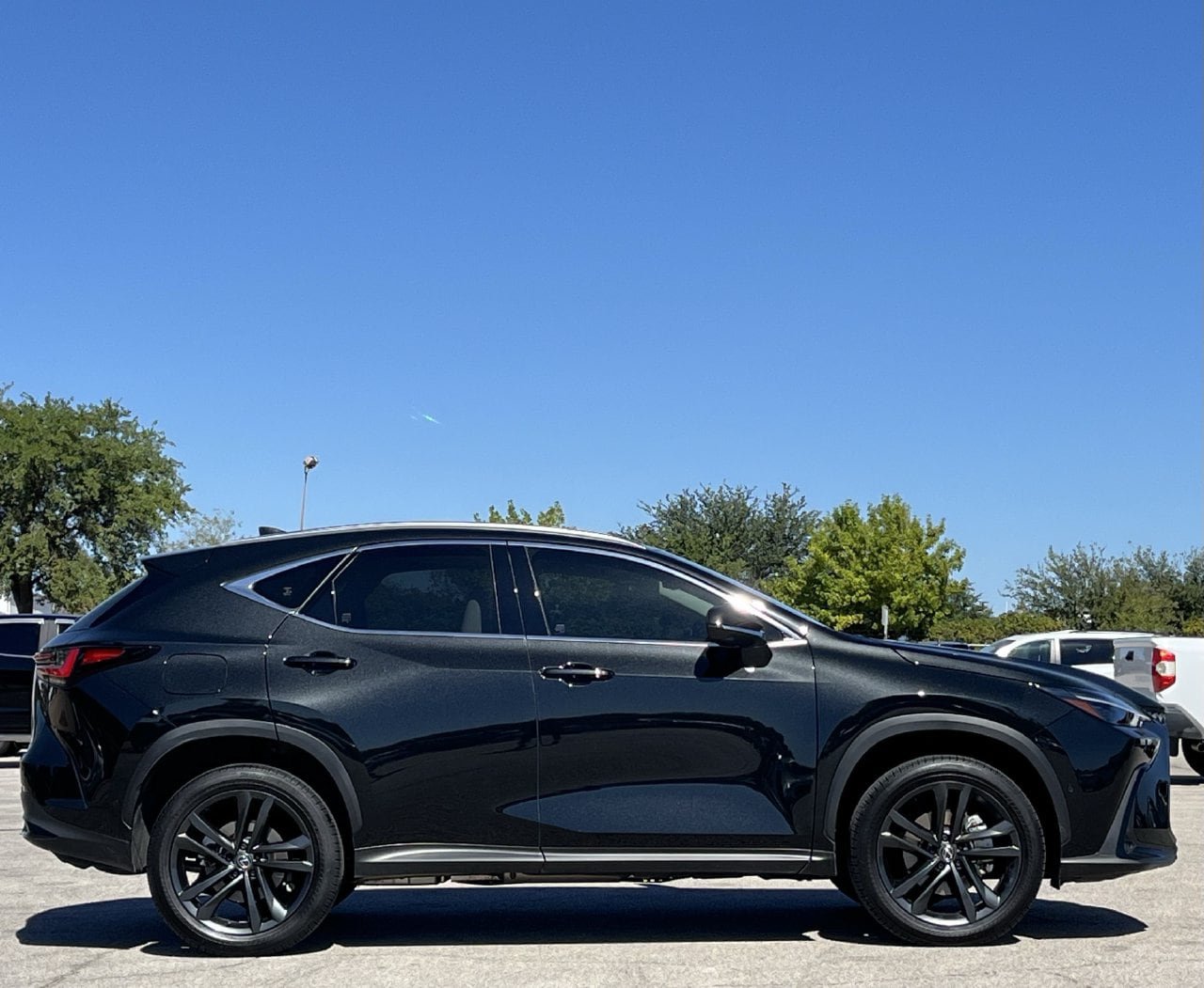 Used 2025 Lexus NX 450h+ AWD w/ Accessory Package (Z2) image 3