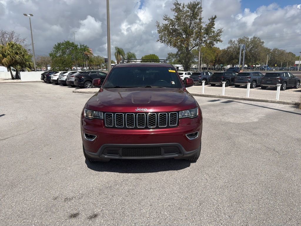 Used 2020 Jeep Grand Cherokee Laredo image 3