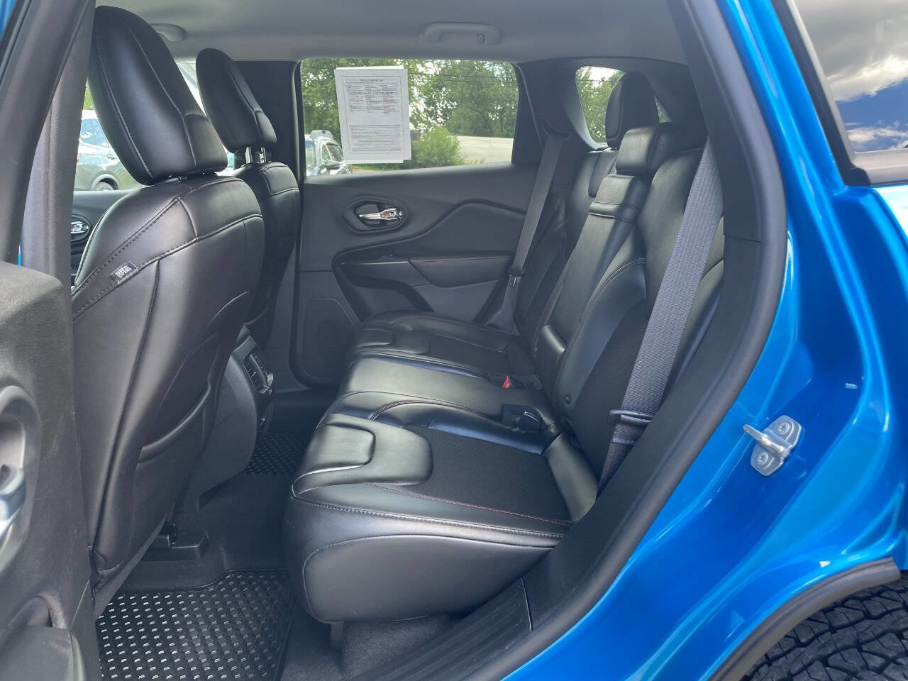 Used 2019 Jeep Cherokee Trailhawk w/ Cold Weather Group image 20