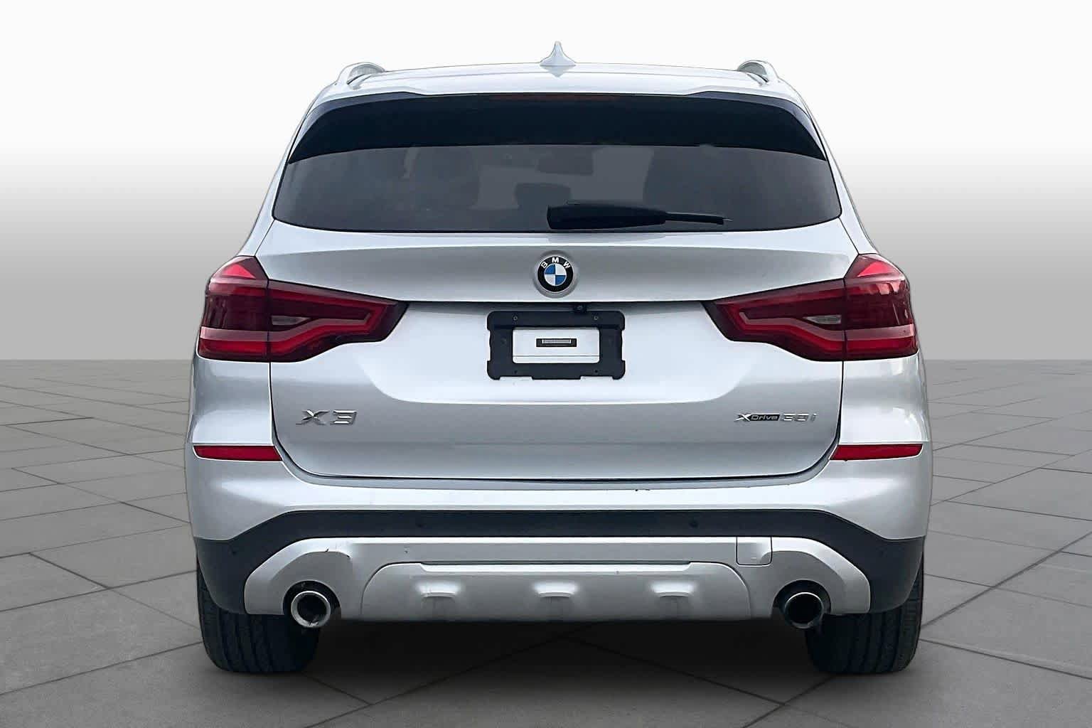 Used 2018 BMW X3 xDrive30i w/ Executive Package AWD/4WD image 4