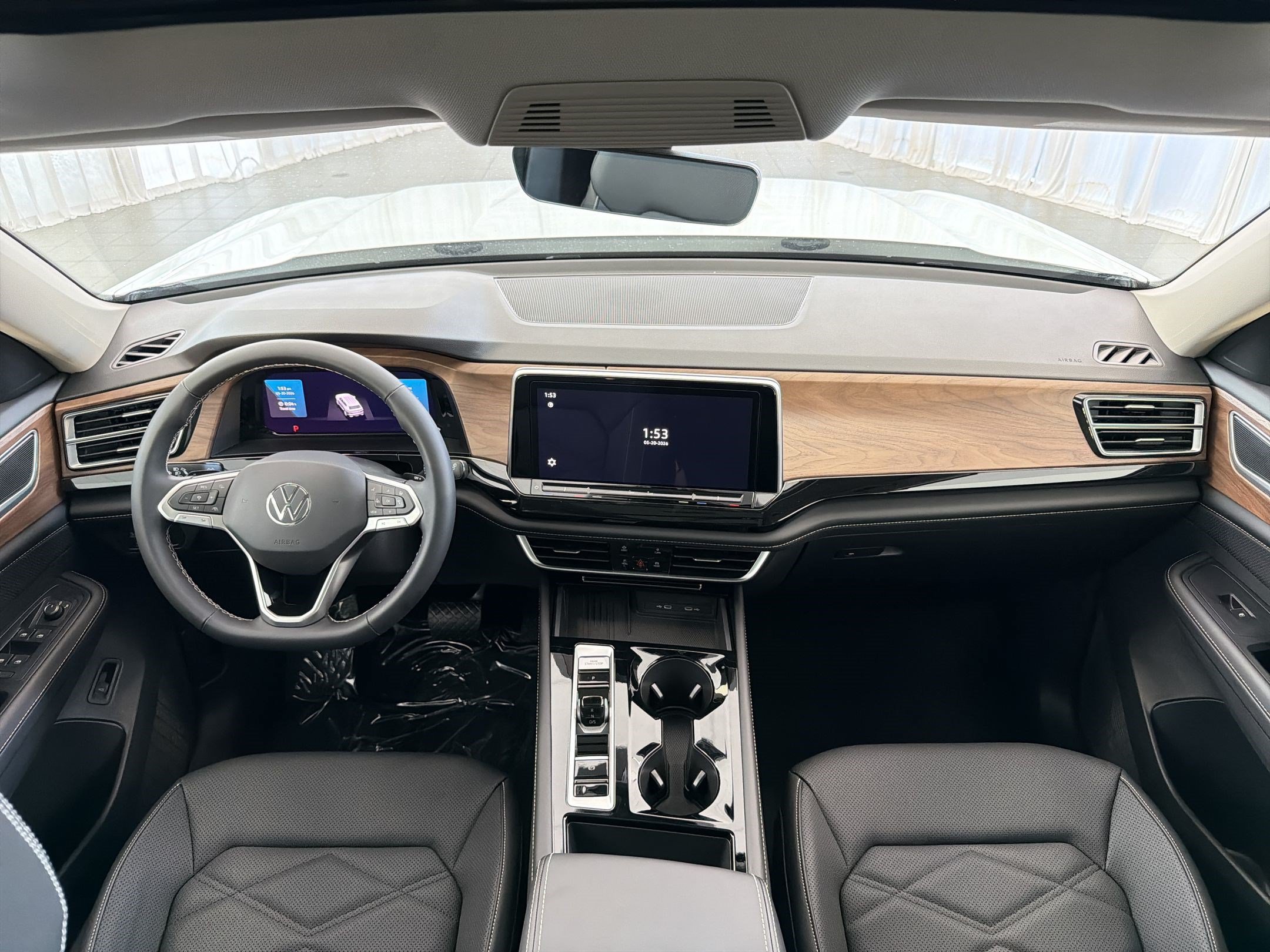New 2026 Volkswagen Atlas SE FWD image 17