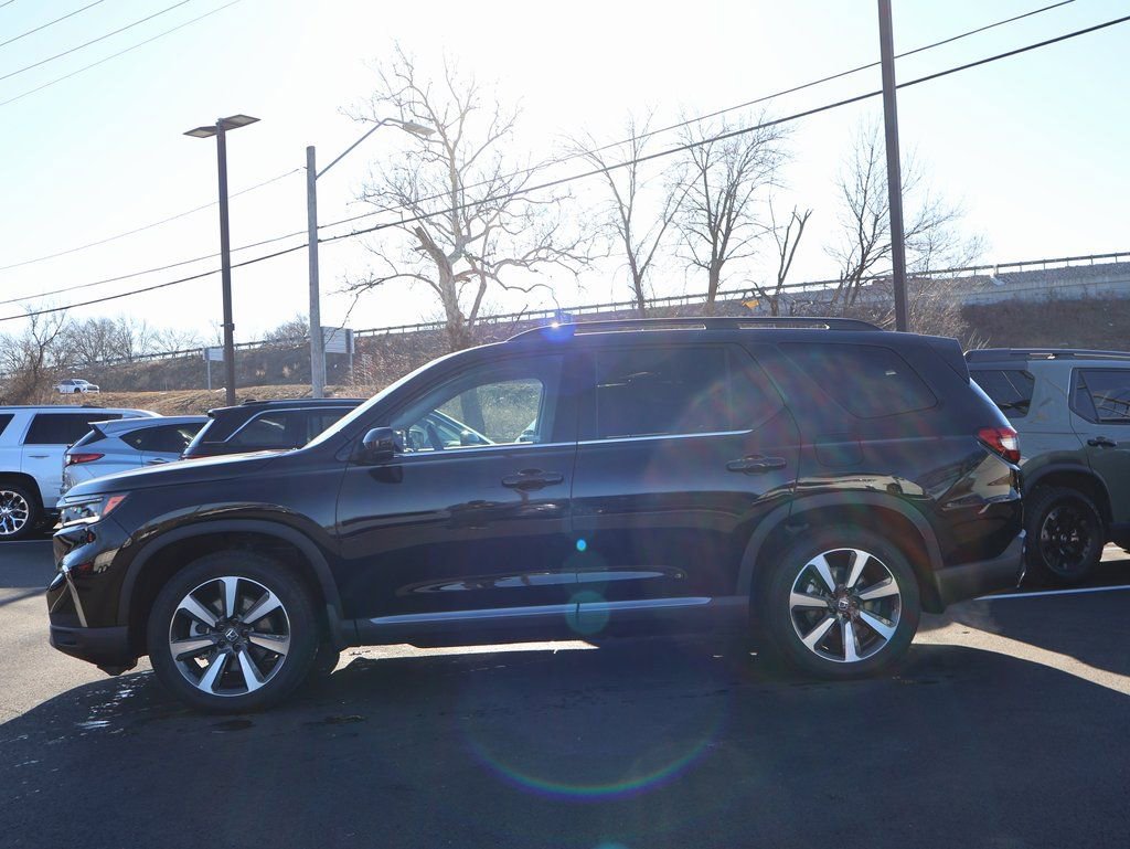 Certified 2025 Honda Pilot Elite image 4