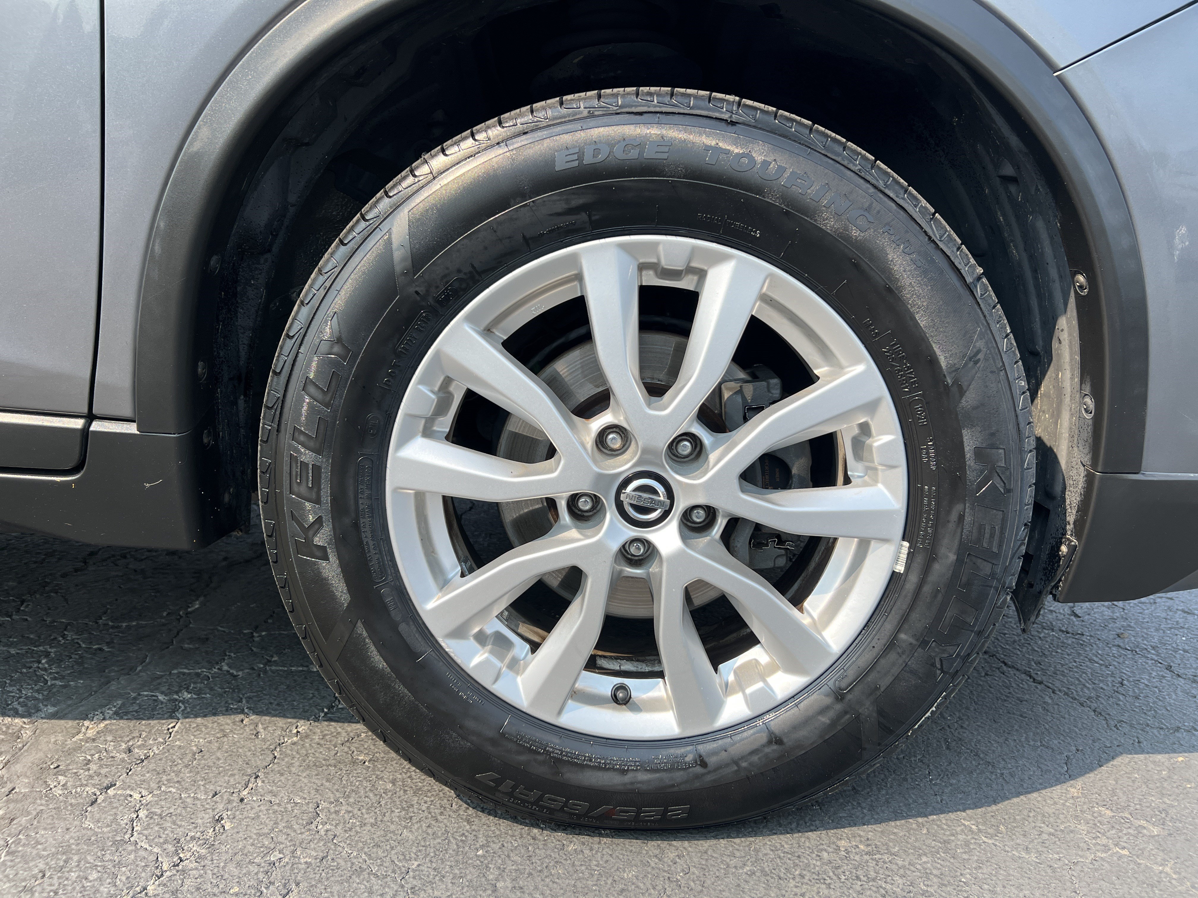 Used 2017 Nissan Rogue SV AWD/4WD image 11