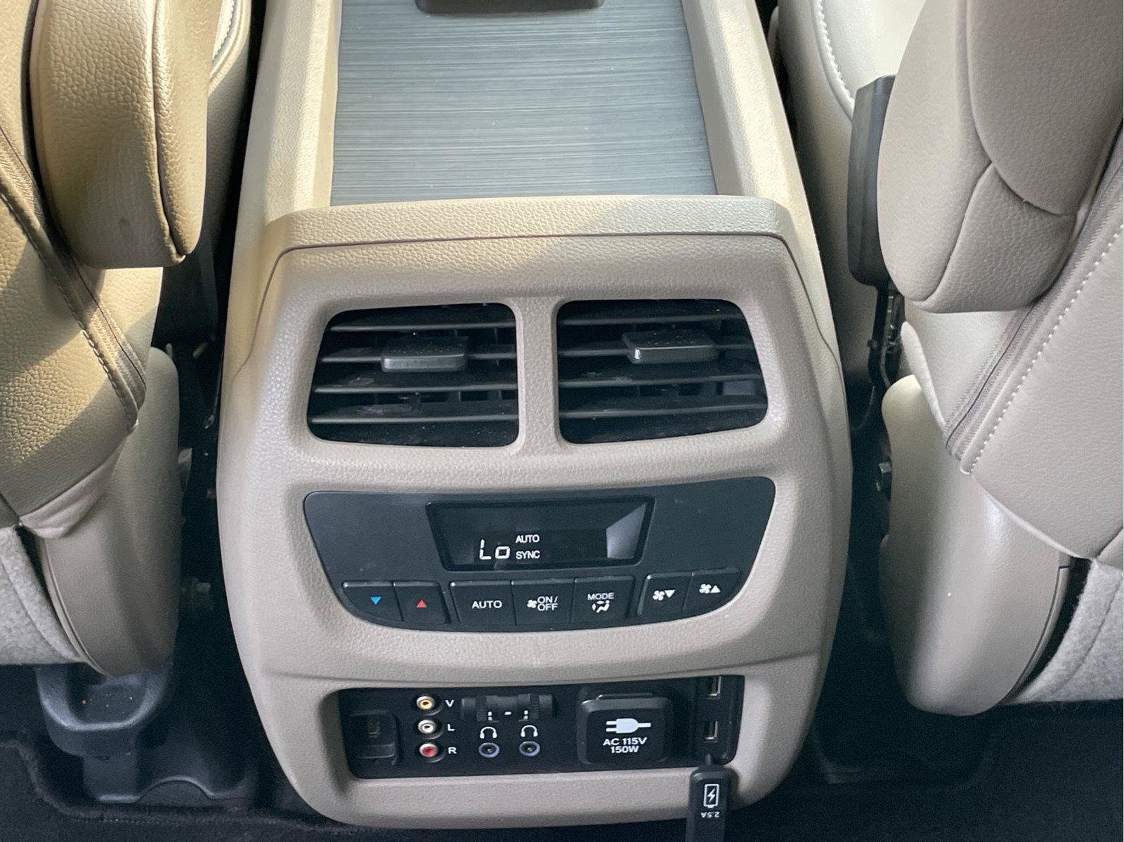 Used 2018 Honda Pilot Touring image 18