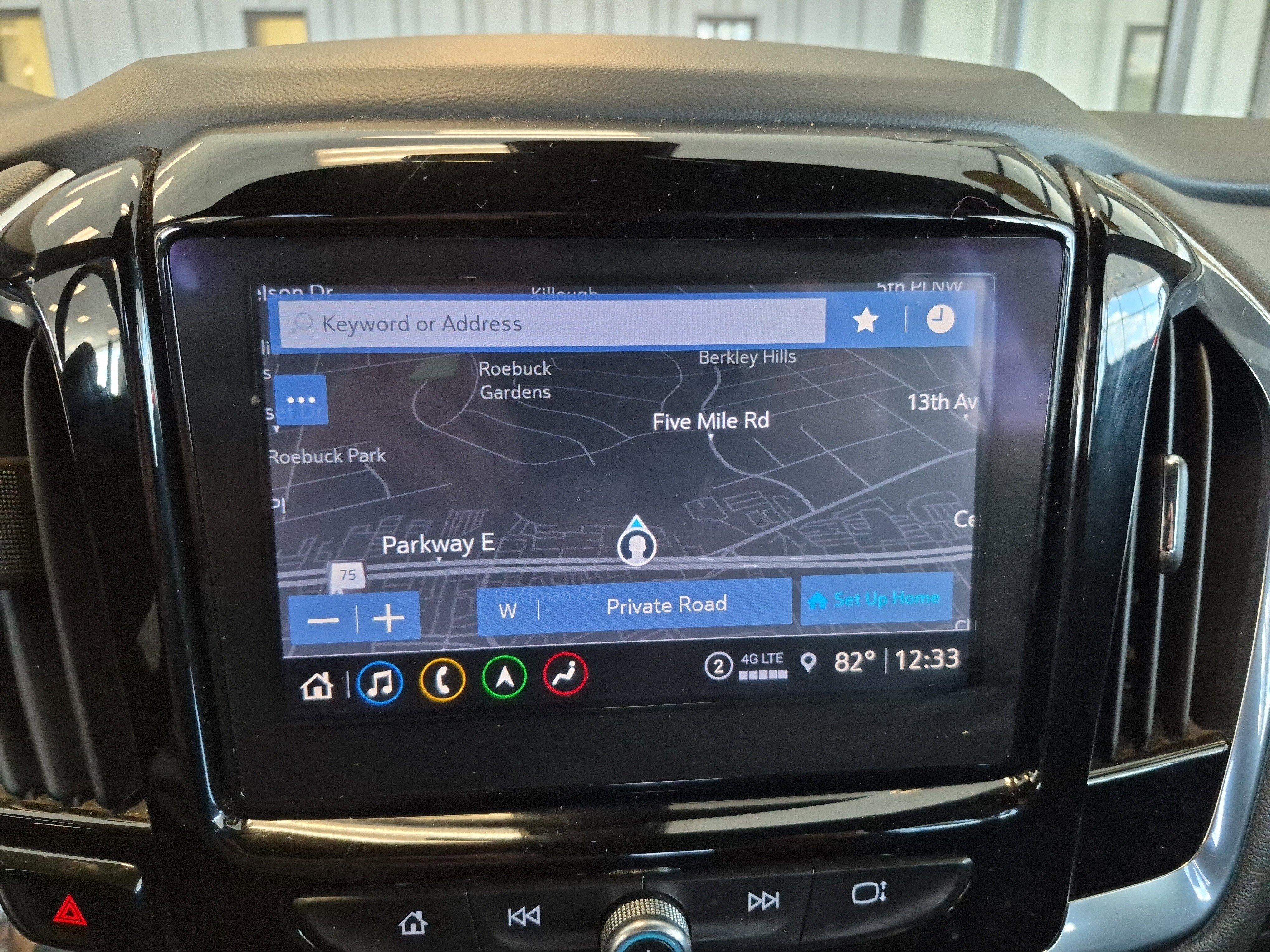 Used 2023 Chevrolet Traverse RS image 35