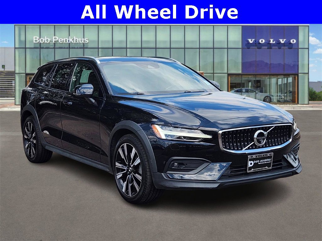 Used 2022 Volvo V60 T5 Cross Country w/ Advanced Package