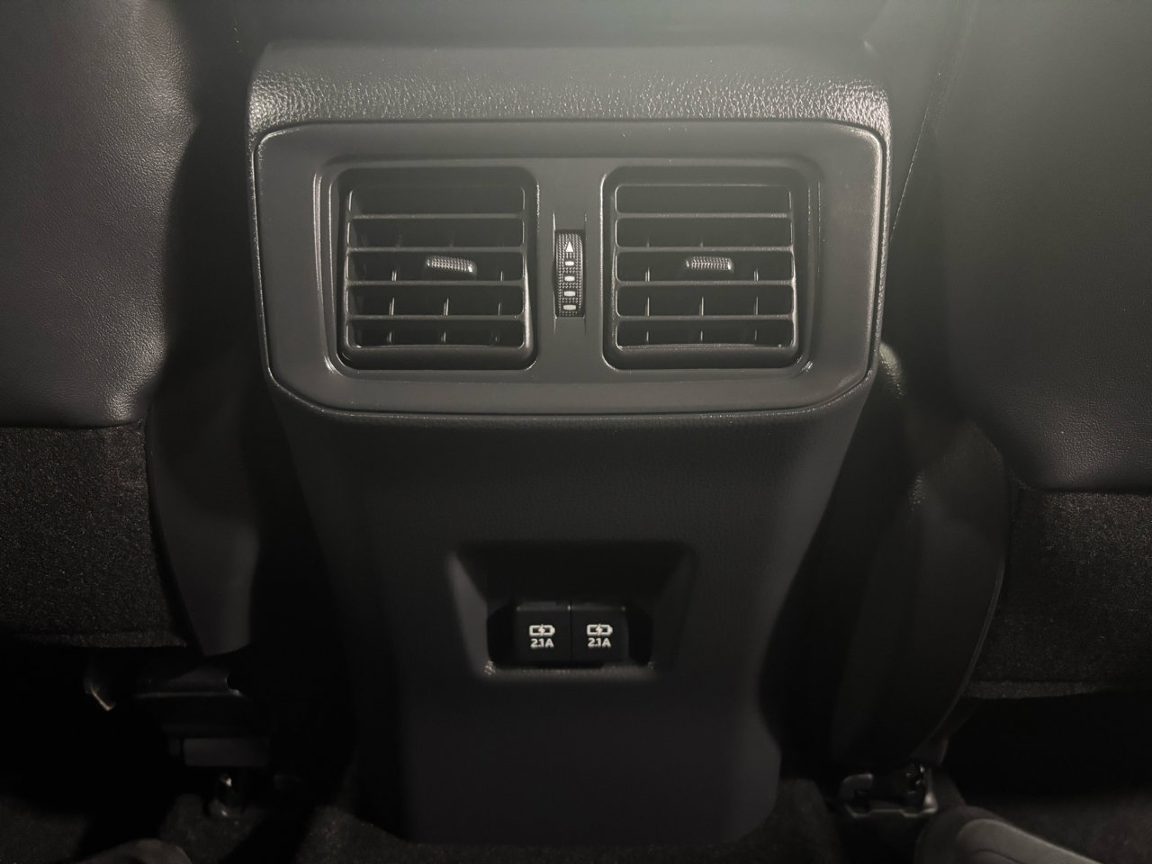 Used 2021 Toyota RAV4 XLE Premium image 25