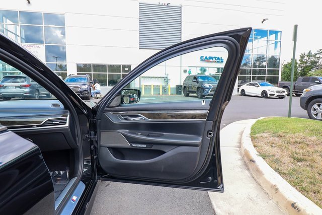 Used 2017 BMW 750i xDrive image 59