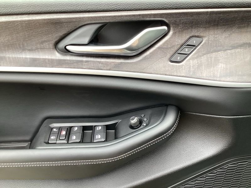 New 2025 Jeep Grand Cherokee Limited w/ Black Appearance Package image 25