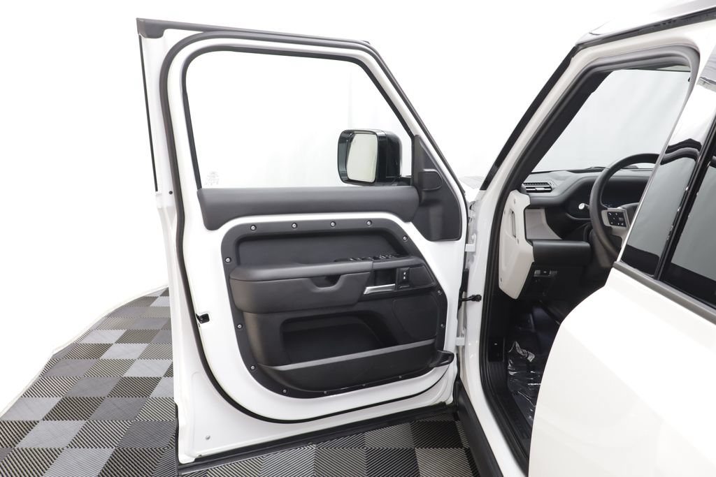 Certified 2026 Land Rover Defender 110 S AWD/4WD image 5