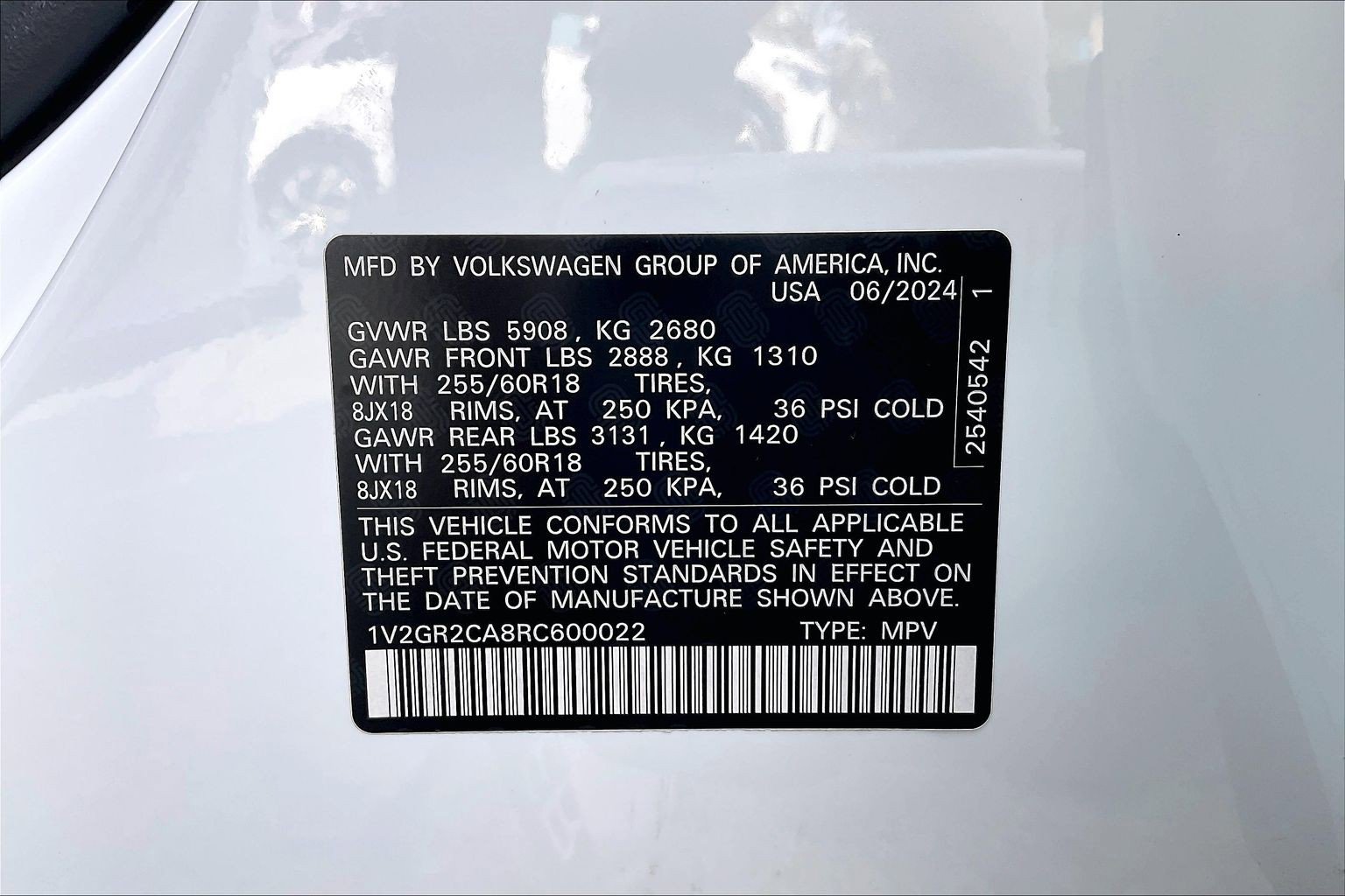 Certified 2024 Volkswagen Atlas Peak Edition SEL AWD/4WD image 33