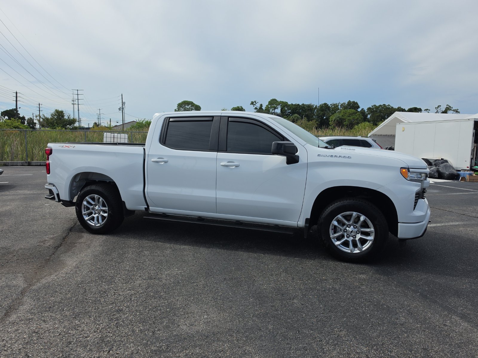 Used 2023 Chevrolet Silverado 1500 RST AWD/4WD image 2