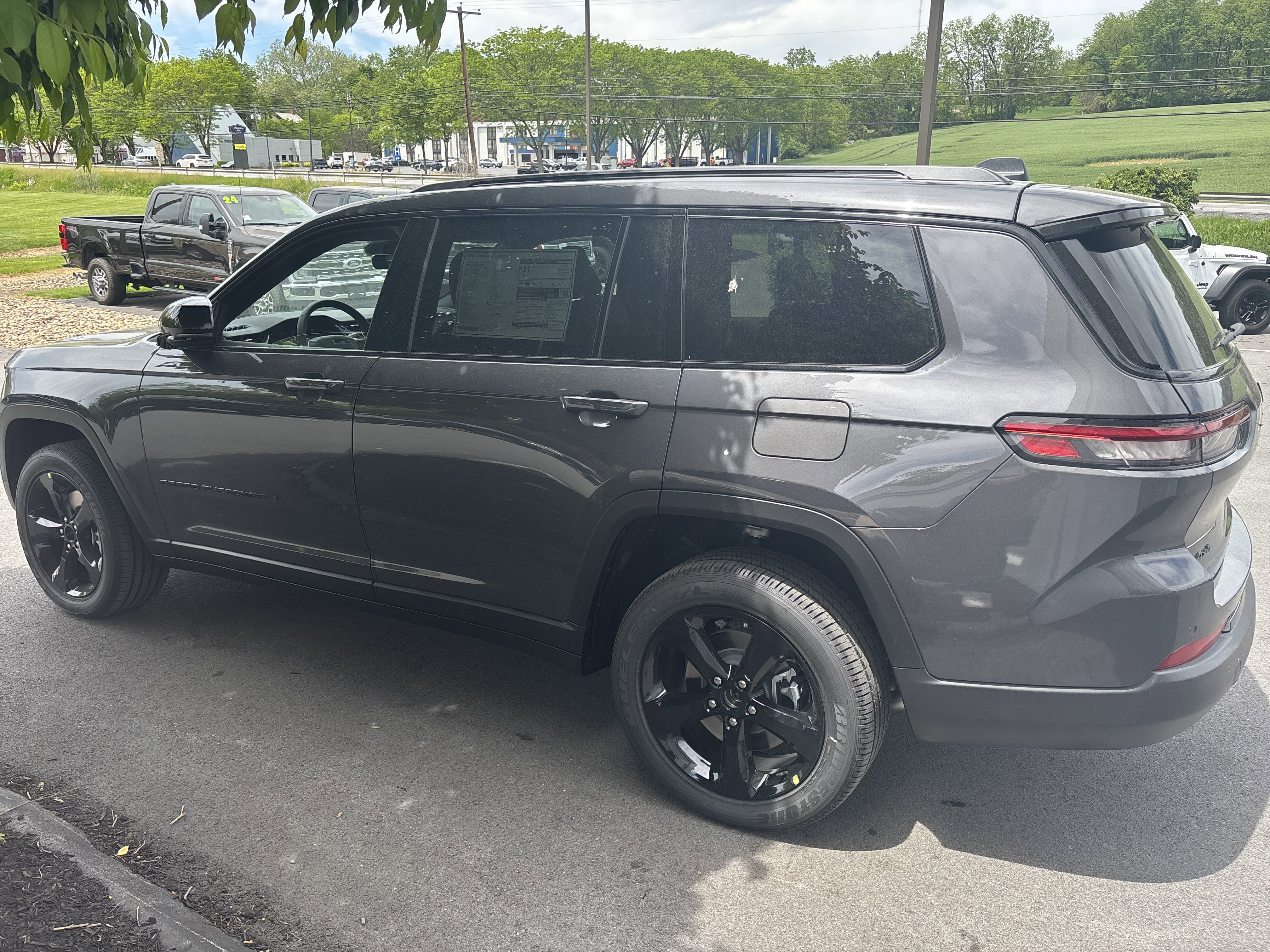 New 2025 Jeep Grand Cherokee L Altitude image 6