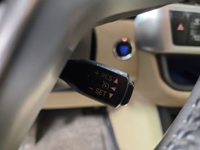 Used 2016 Toyota Highlander Limited image 24