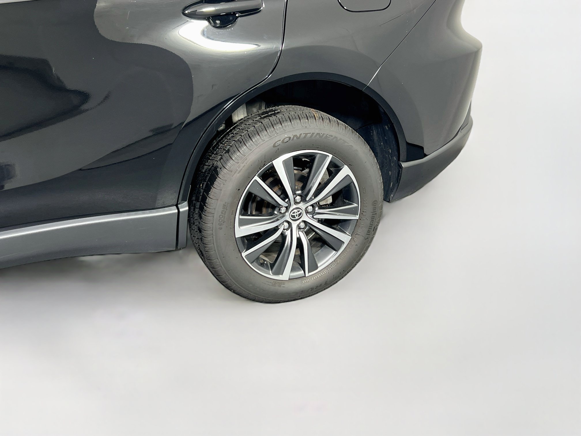 Used 2022 Toyota Venza LE AWD/4WD image 28