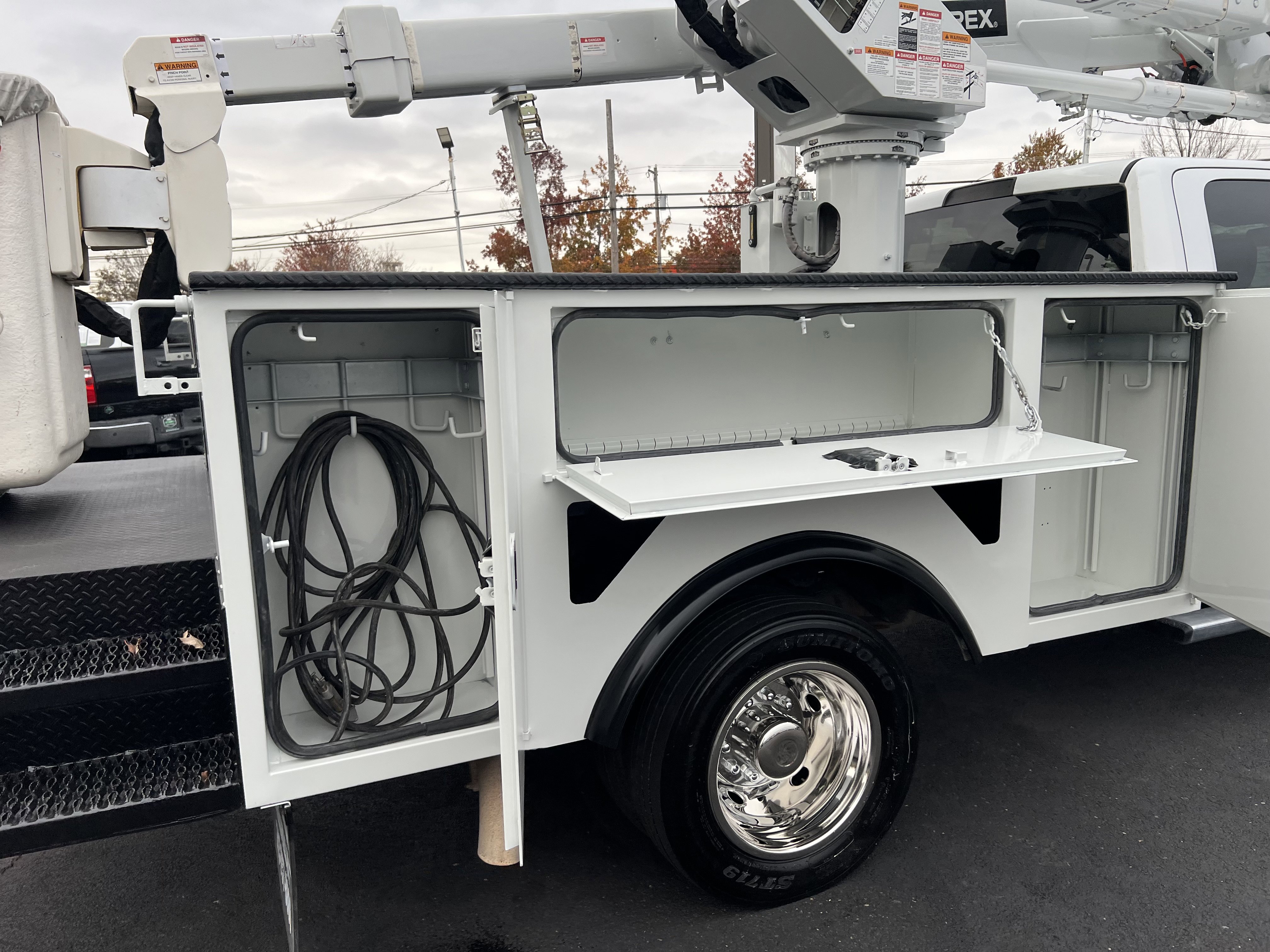 Used 2019 RAM 5500 Tradesman w/ Chrome Appearance Group image 9