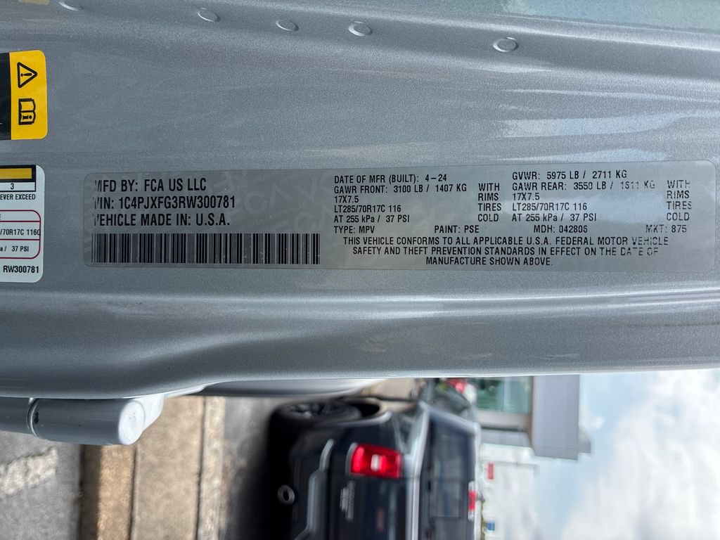 Used 2024 Jeep Wrangler Unlimited Rubicon AWD/4WD image 18