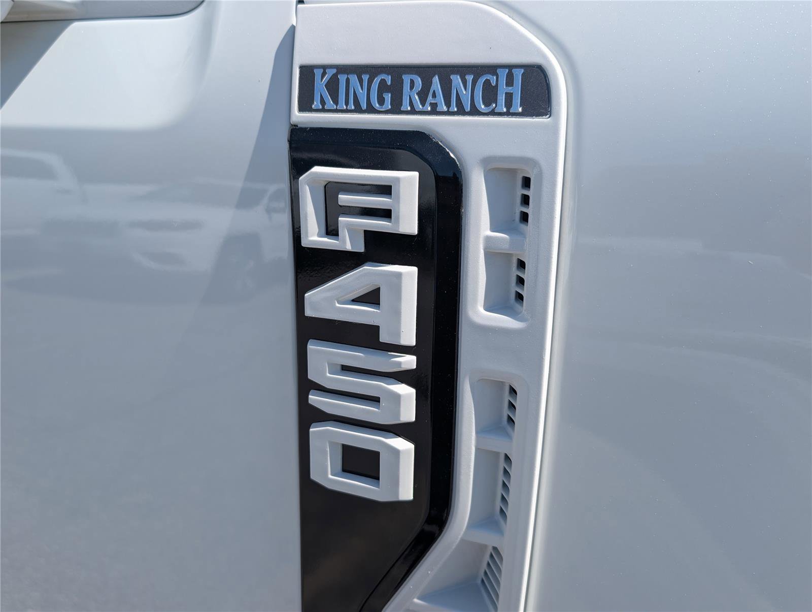 Used 2026 Ford F450 King Ranch w/ FX4 Off-Road Package image 11