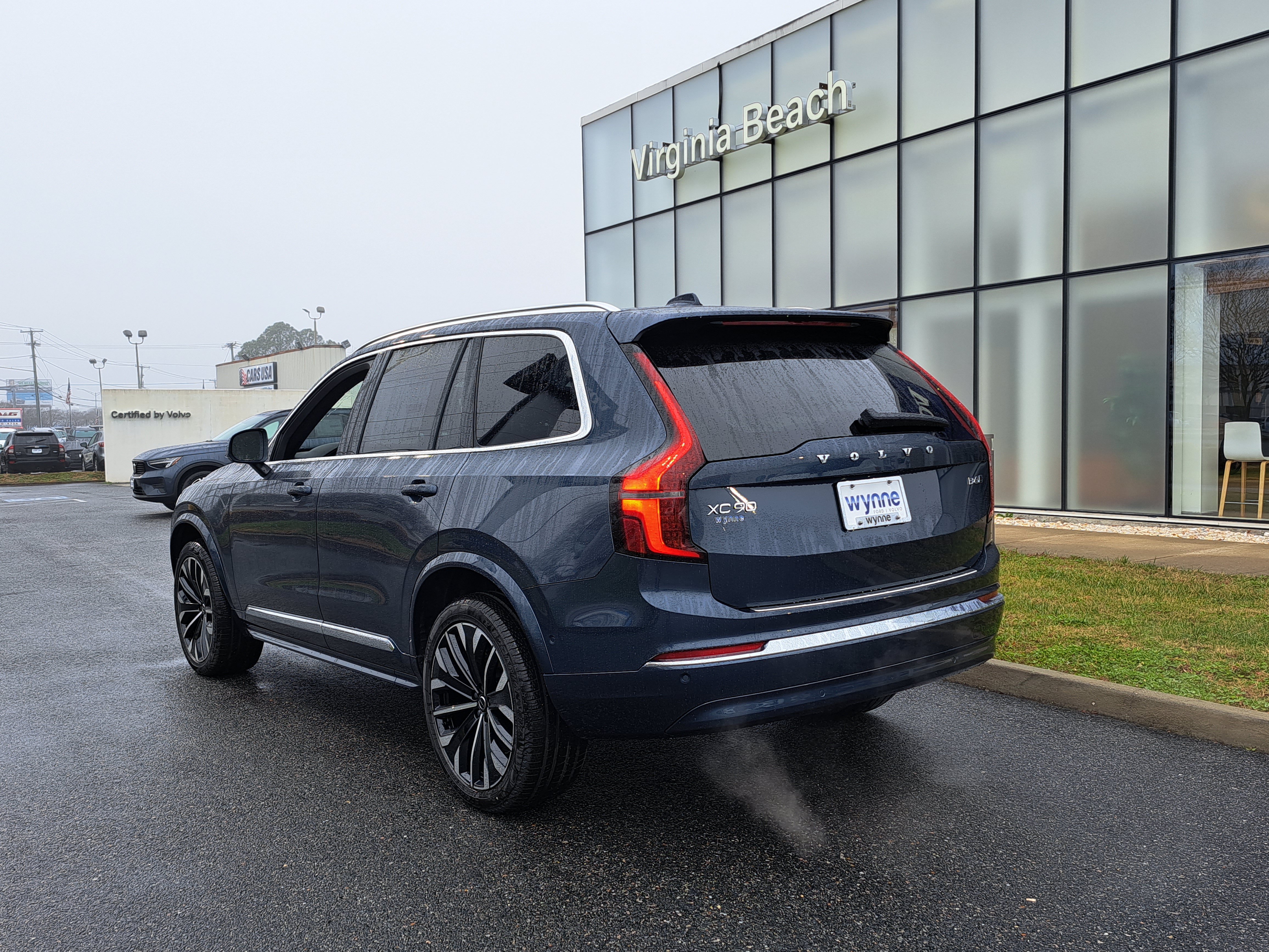 New 2026 Volvo XC90 B6 Plus w/ Protection Package Premier AWD/4WD image 4