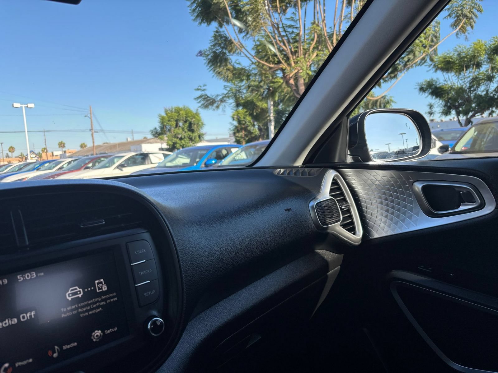 Used 2025 Kia Soul LX w/ LX Technology Package FWD image 63