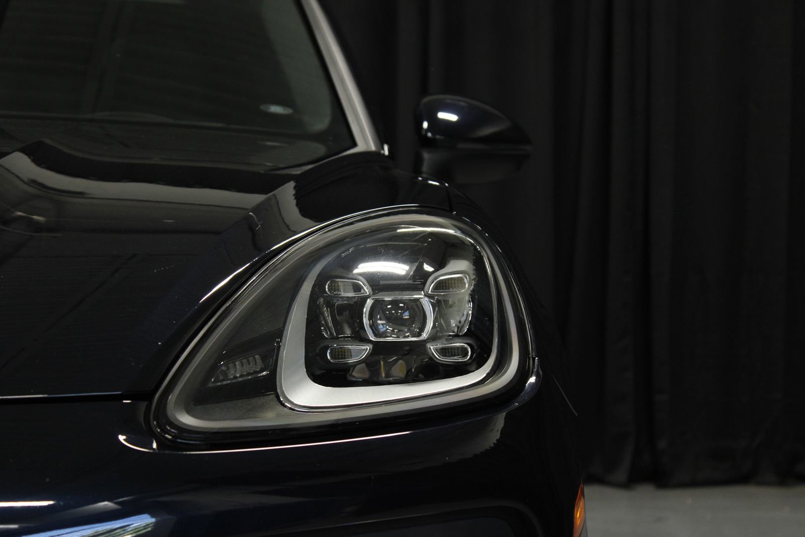 Certified 2021 Porsche Cayenne Coupe AWD/4WD image 19