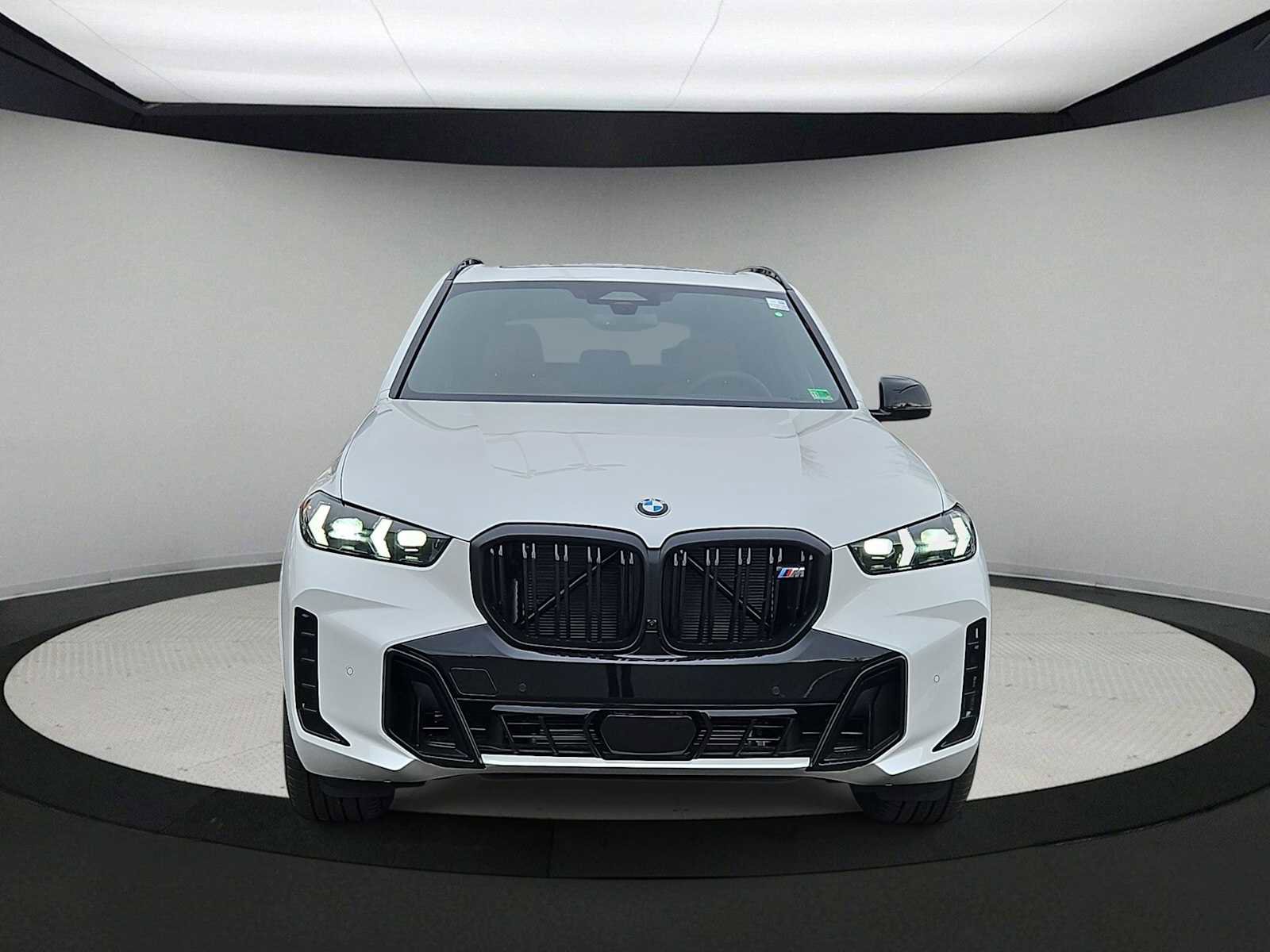 New 2026 BMW X5 M60i w/ Climate Comfort Package image 3