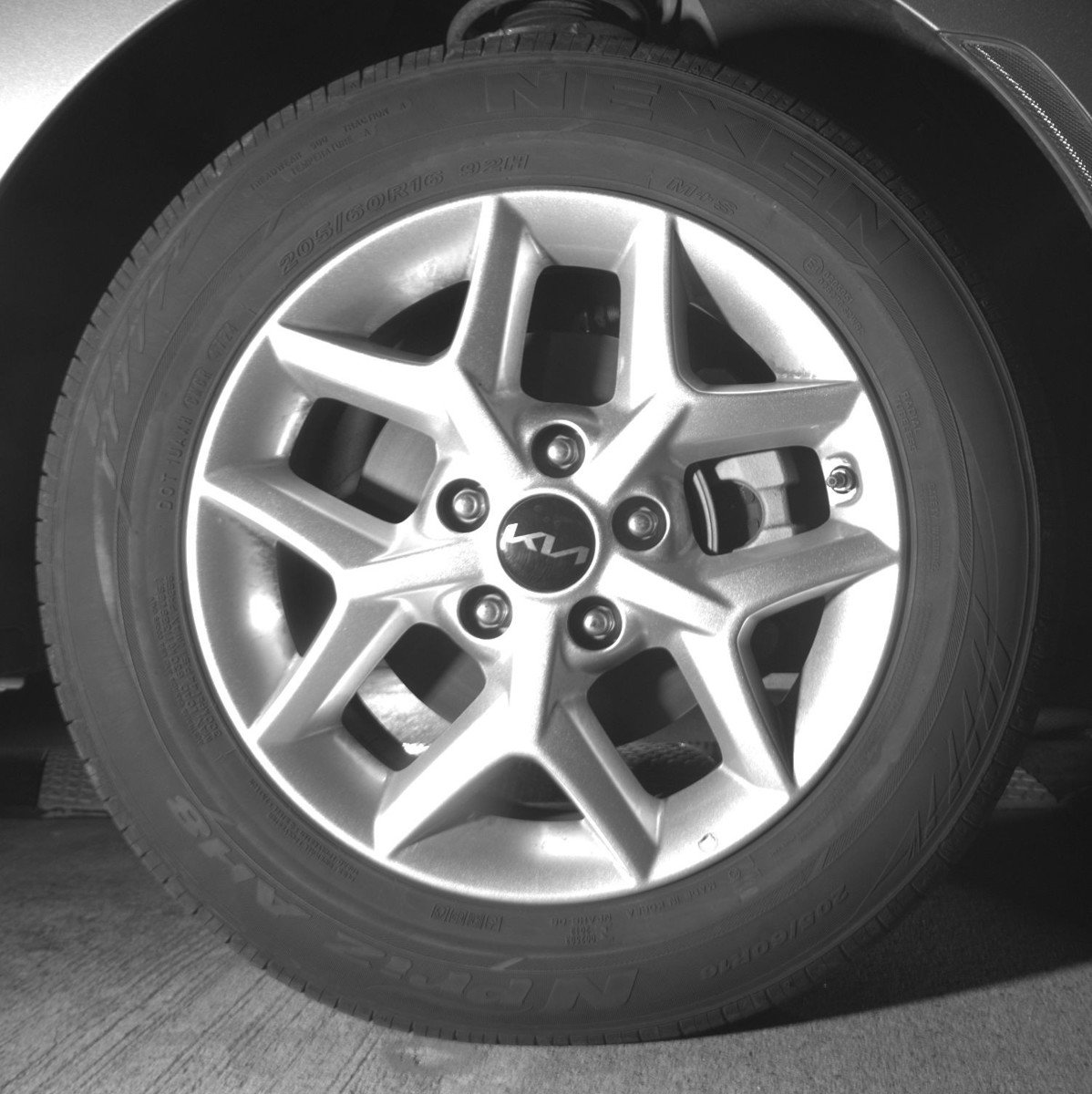 Used 2025 Kia Soul LX w/ LX Technology Package FWD image 13