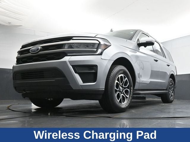 Used 2024 Ford Expedition XLT AWD/4WD image 32