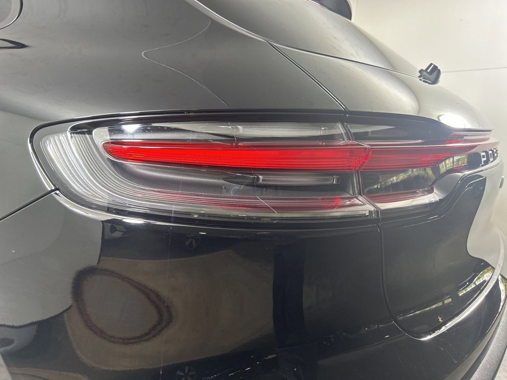 Certified 2025 Porsche Macan image 30