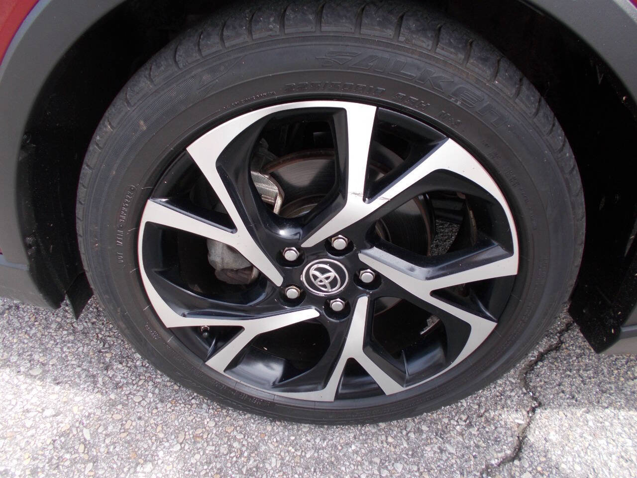 Used 2019 Toyota C-HR XLE FWD image 12