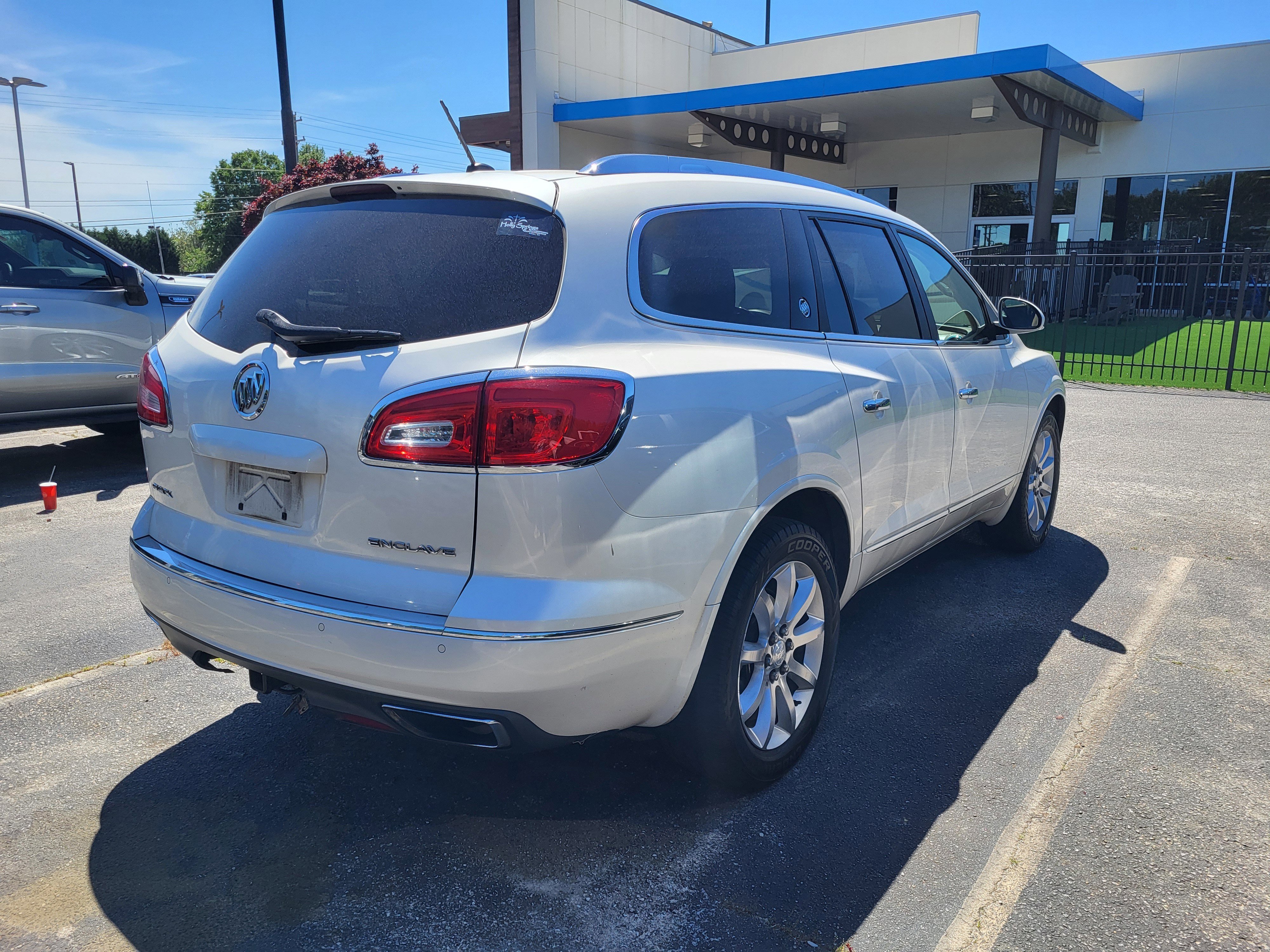 Used 2013 Buick Enclave Premium image 4