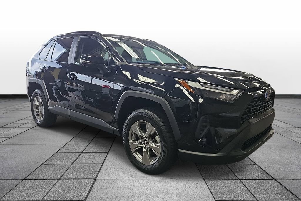 Used 2024 Toyota RAV4 XLE FWD image 3