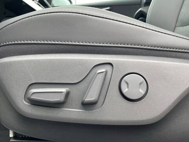 New 2025 Kia Niro EX Touring image 11