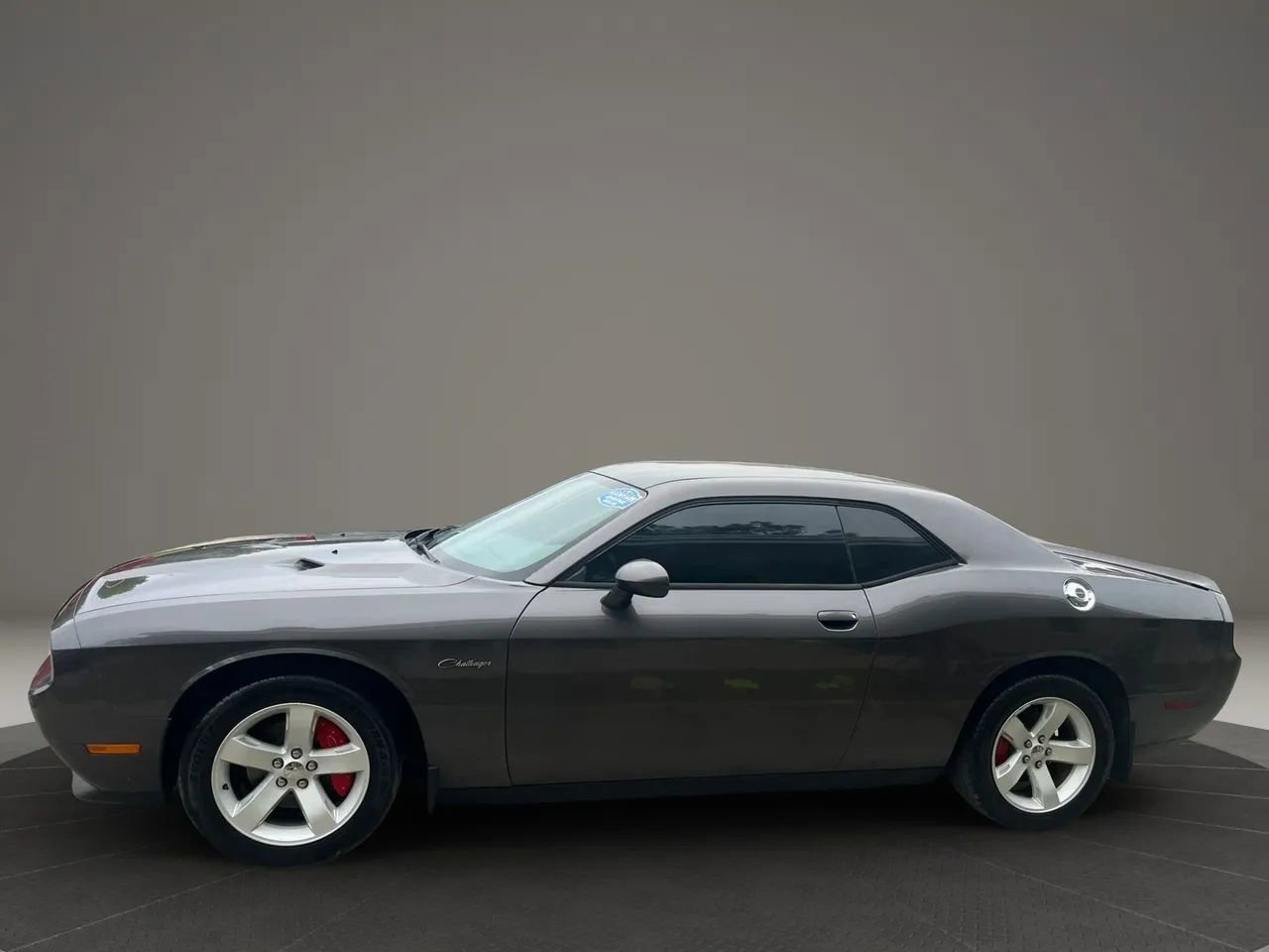 Used 2014 Dodge Challenger SXT RWD image 4