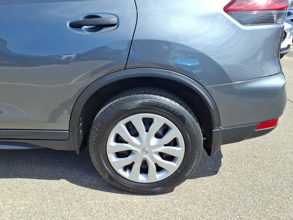Used 2019 Nissan Rogue S image 21