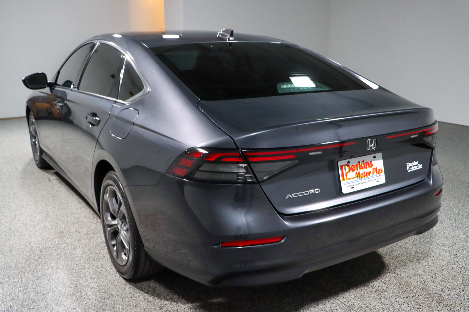 Used 2023 Honda Accord EX image 9