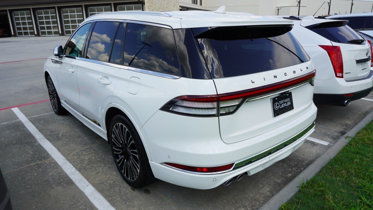 Used 2020 Lincoln Aviator Black Label w/ Class IV Trailer Tow Package AWD/4WD image 7