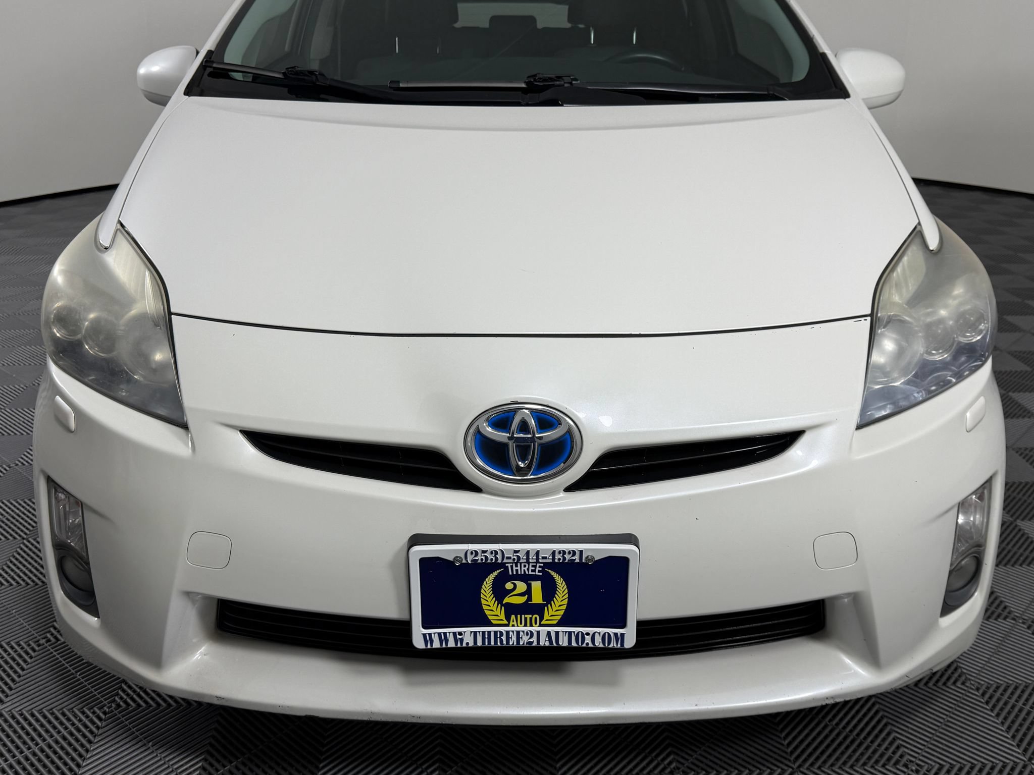 Used 2010 Toyota Prius Five w/ Navigation Pkg FWD image 3