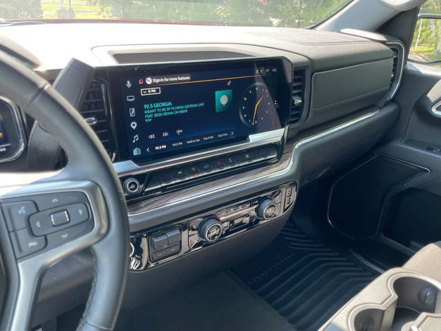 Used 2025 Chevrolet Silverado 1500 LT AWD/4WD image 21