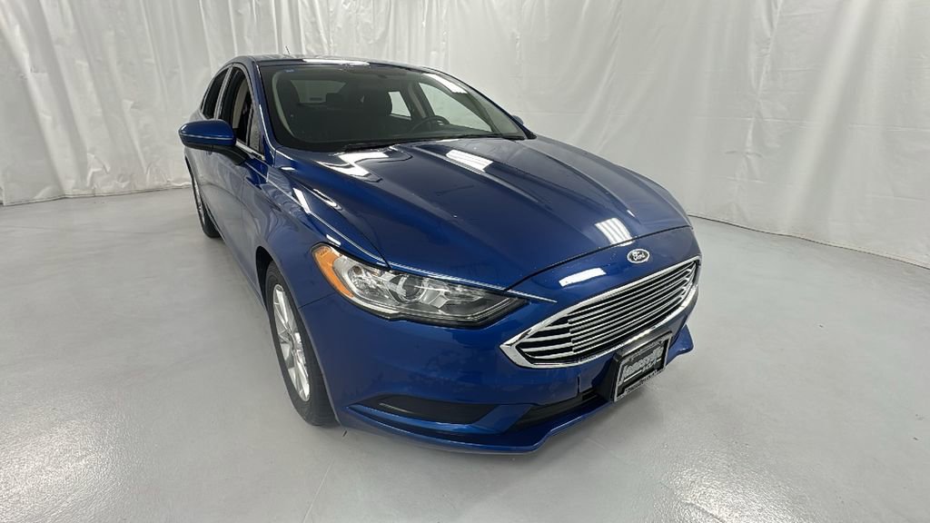Used 2017 Ford Fusion SE w/ Fusion SE Technology Package
