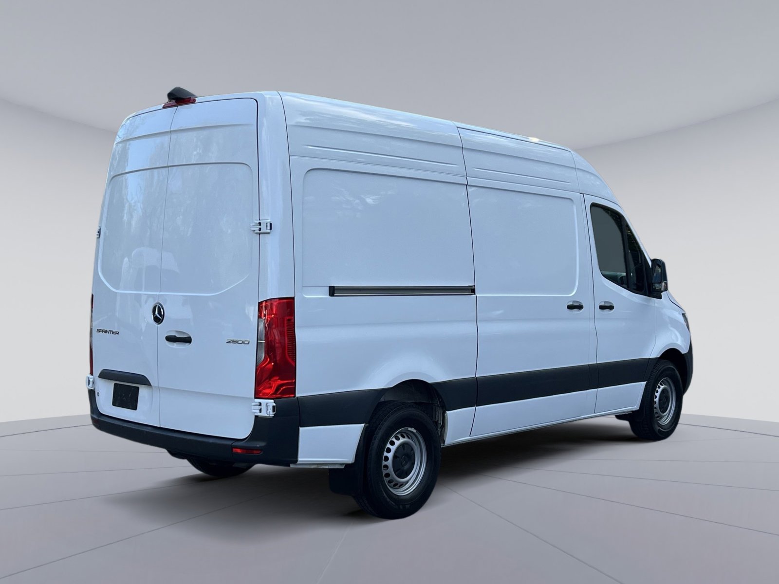 Used 2025 Mercedes-Benz Sprinter 2500 image 5